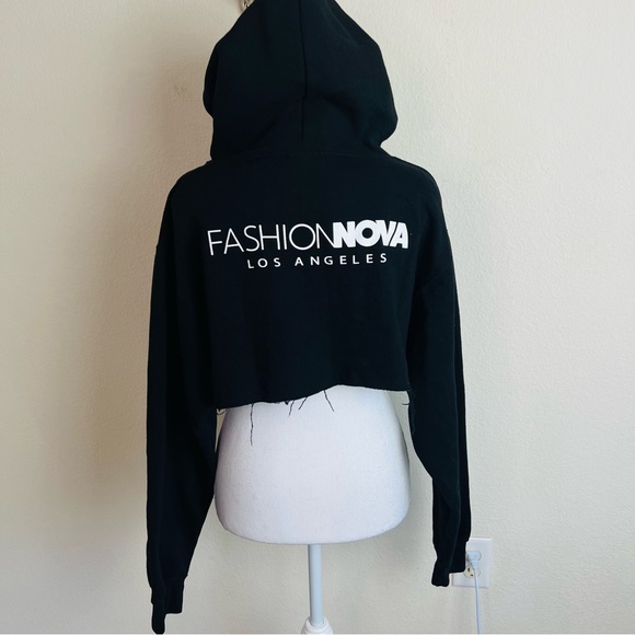 Fashion Nova Black Logo Cropped Distressed Hoodie Sweatshirt Sweater - Picture 4 of 5